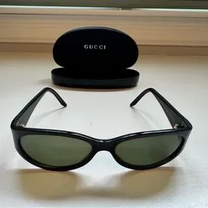GUCCI　サングラス　ロゴ　ケース付　sunglasses　vintage Gucci Vintage Authentic Sunglasses With Case, Black Frame